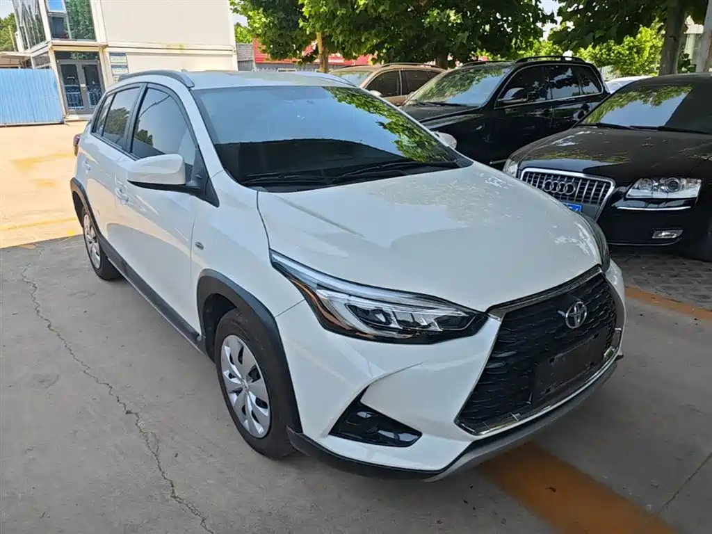 Toyota Yaris L 2022 — фото 4