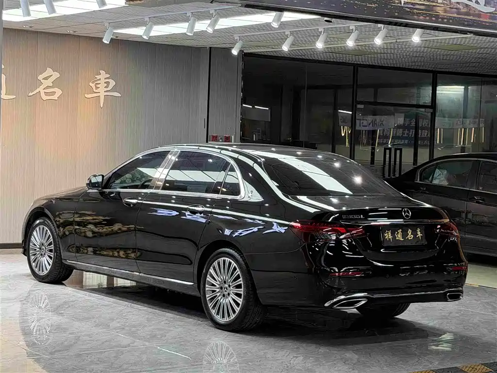 Mercedes-Benz E-Class 2023 — фото 6