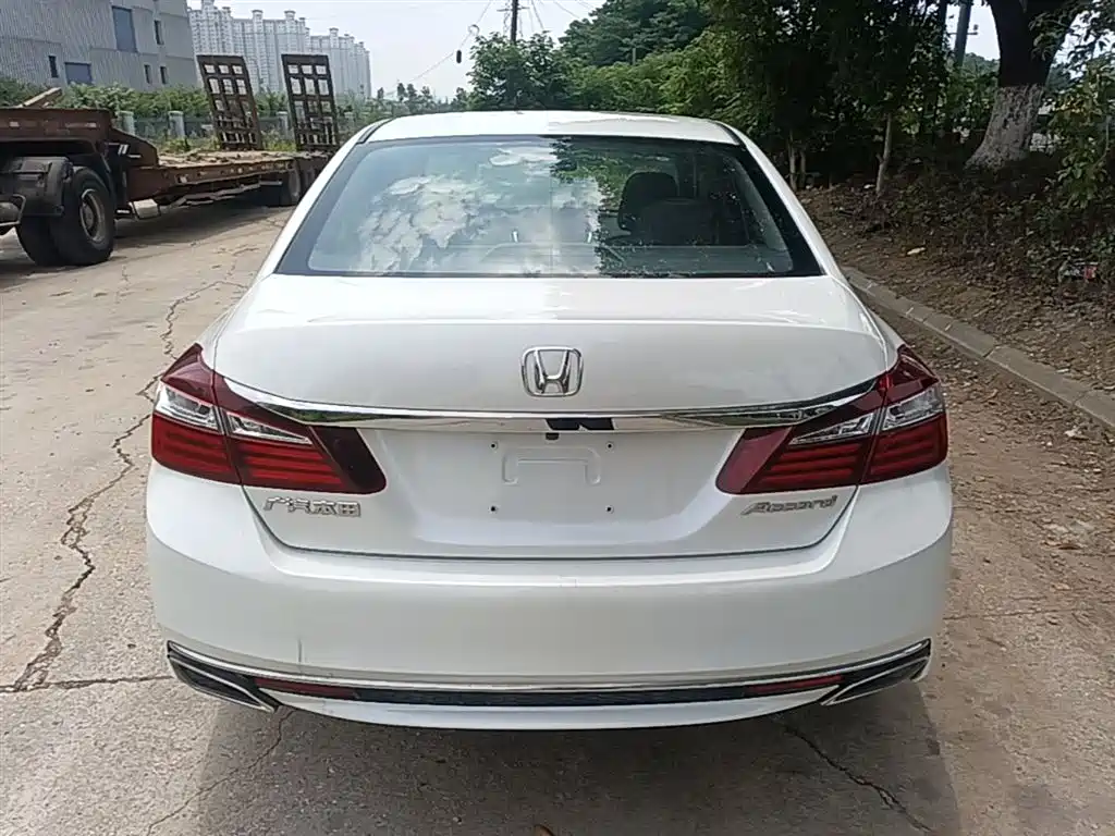 Honda Accord 2017 — фото 6