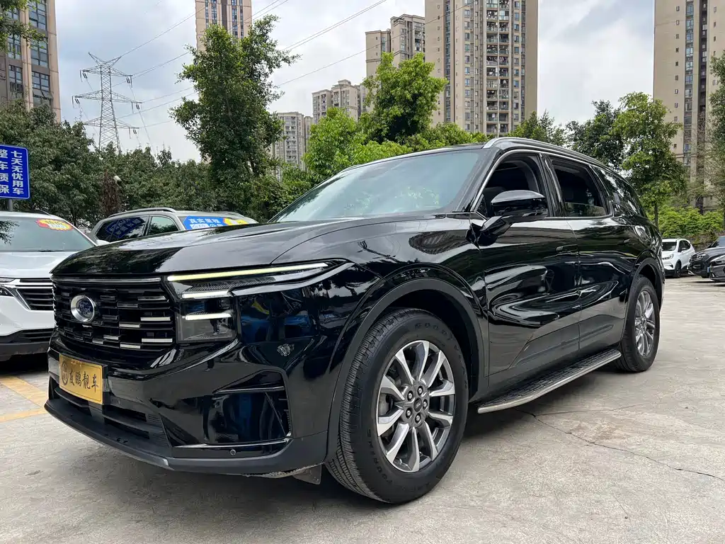 Ford Edge 2023 — фото 1