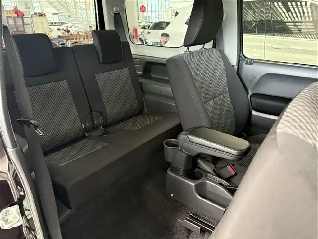 Suzuki Jimny 2018 — фото 18
