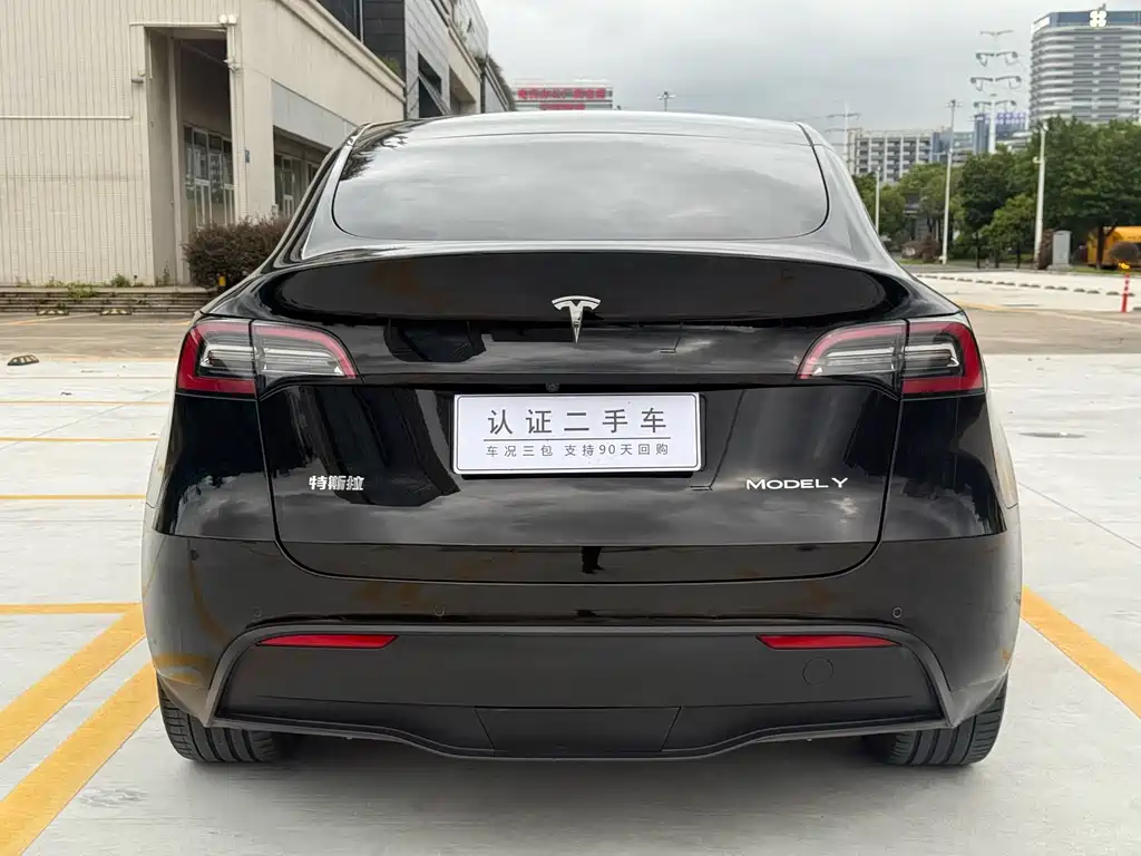 Tesla Model Y 2022 — фото 14