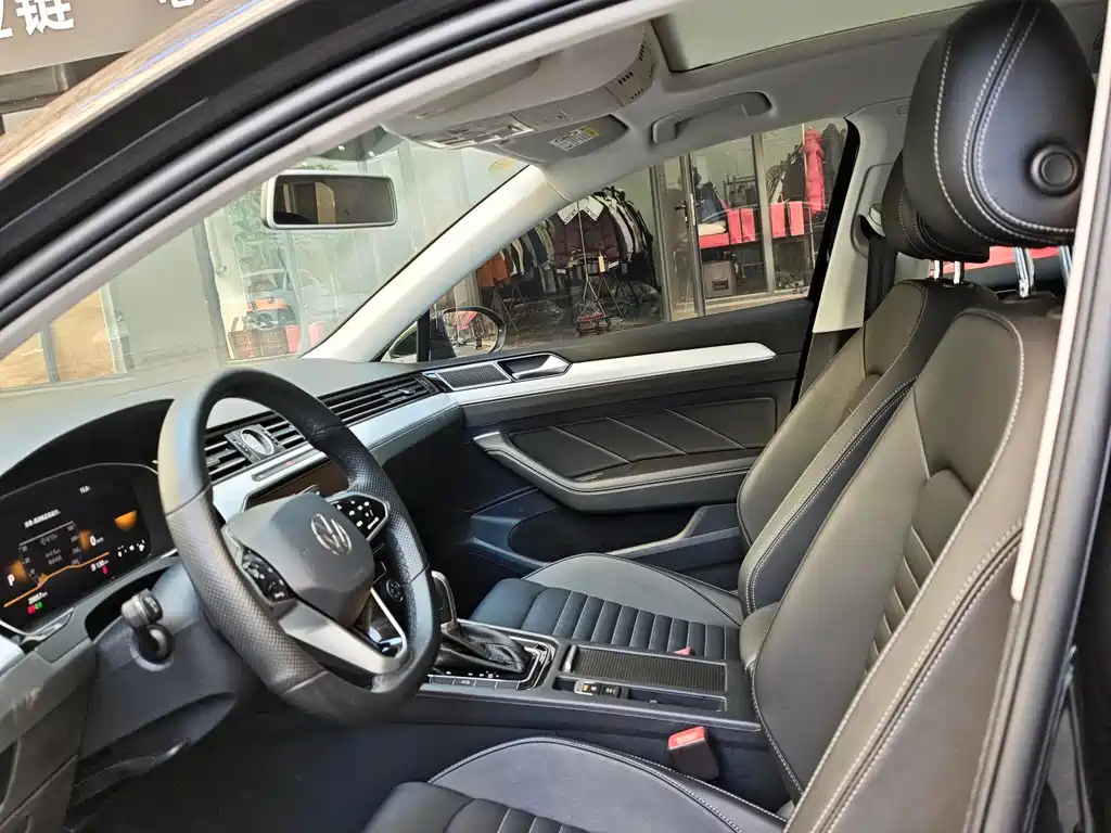 Volkswagen Magotan 2025