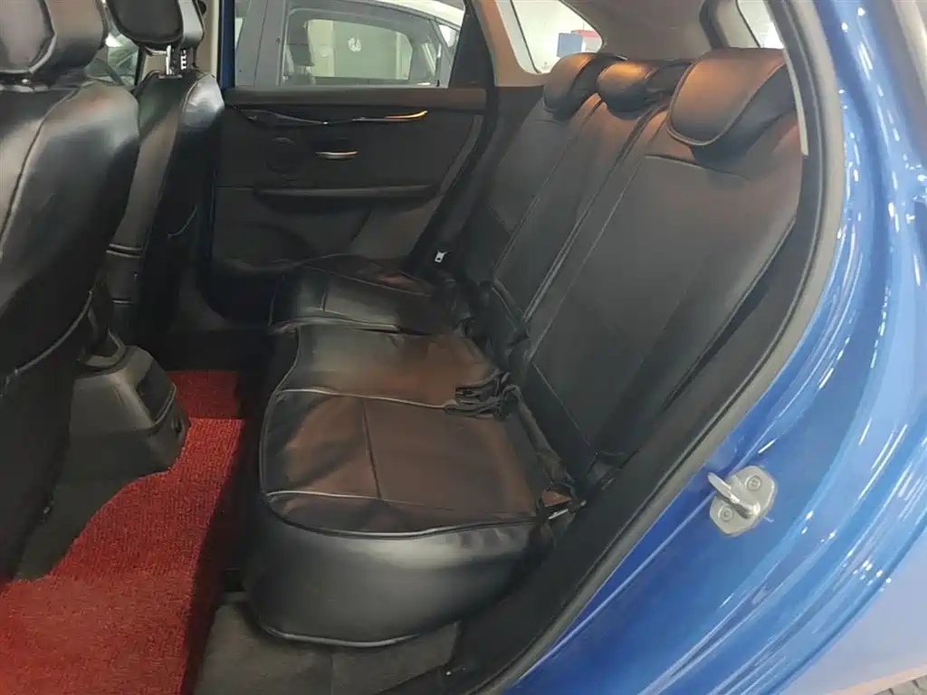 BMW 2 Series Active Tourer 2019 — фото 13