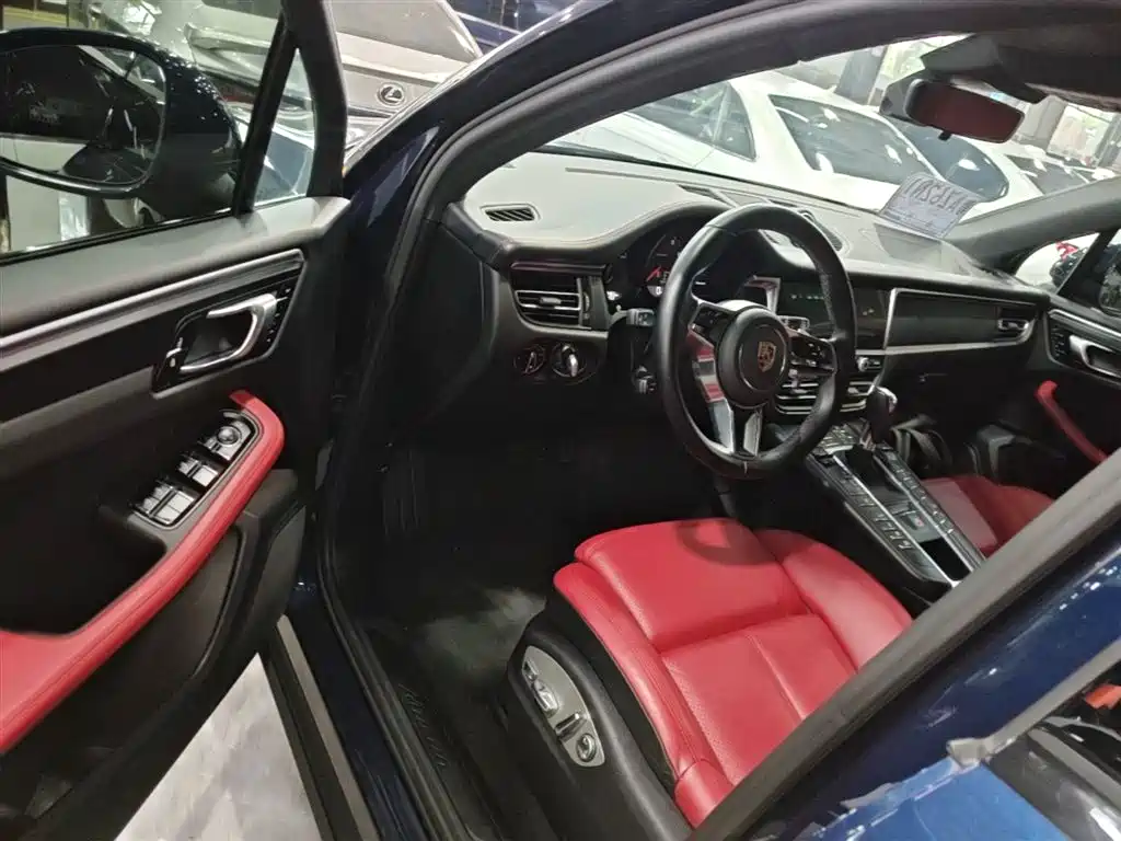 Porsche Macan 2021 — фото 16