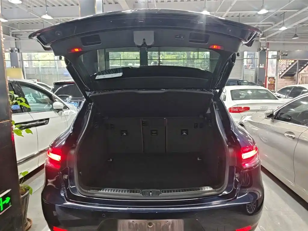 Porsche Macan 2021 — фото 19