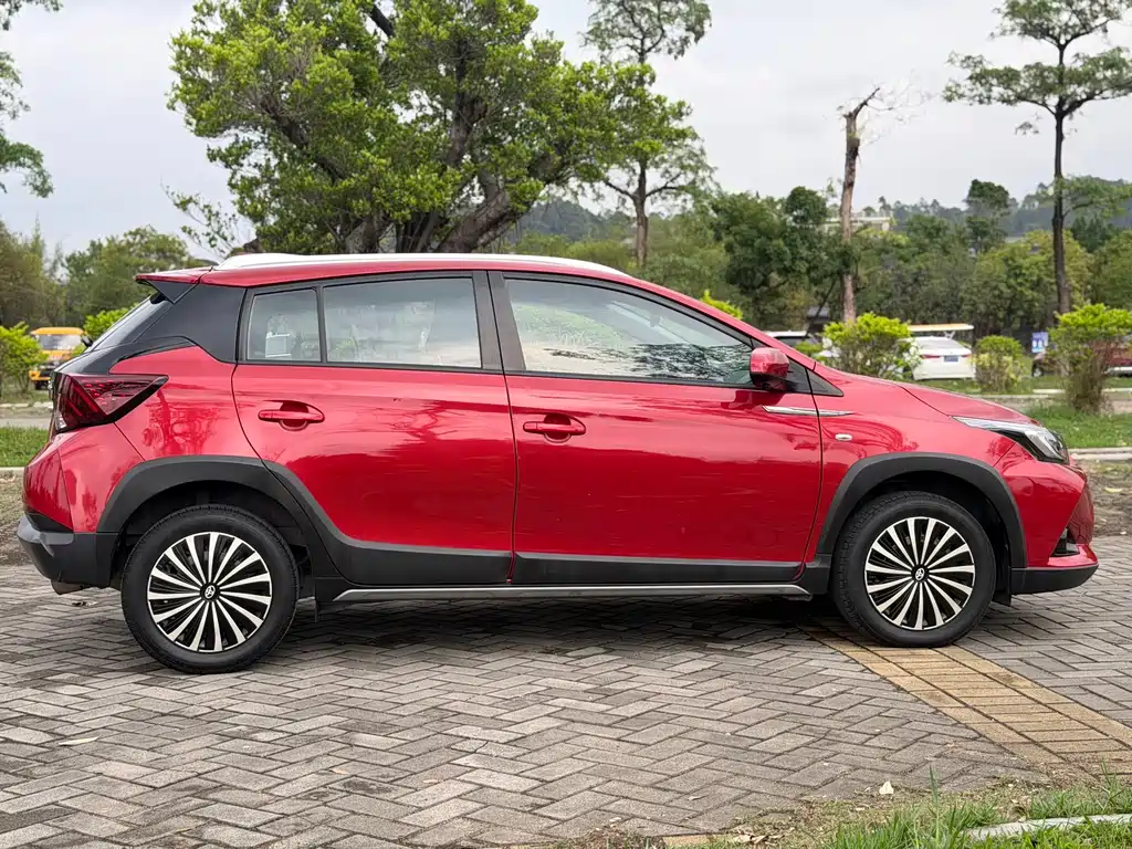 Toyota Yaris L 2020 — фото 10