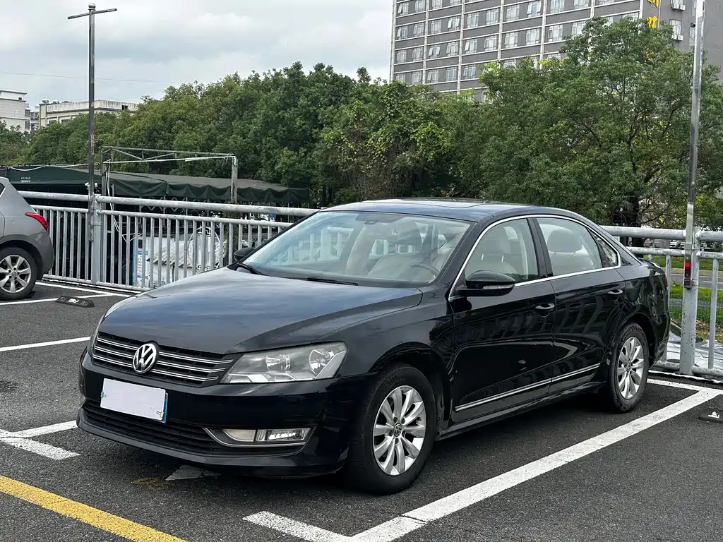 Volkswagen Passat 2014 — фото 1