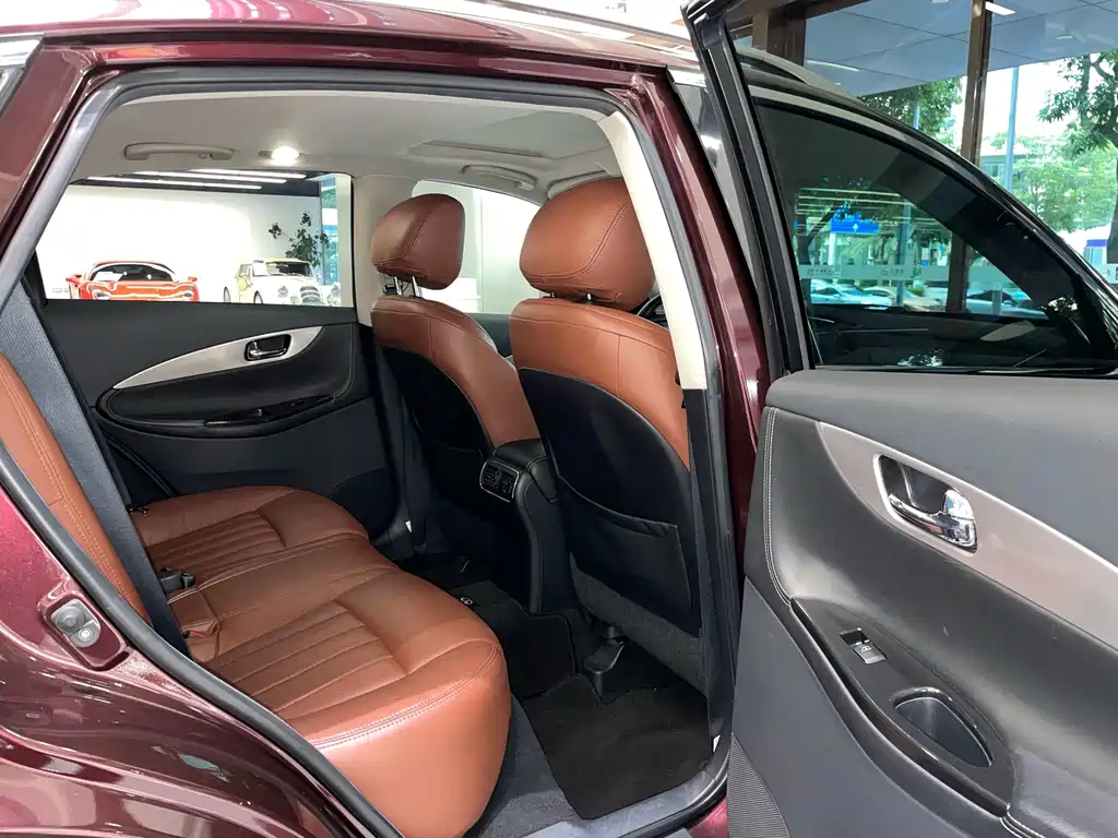Infiniti QX50 2017 — фото 15