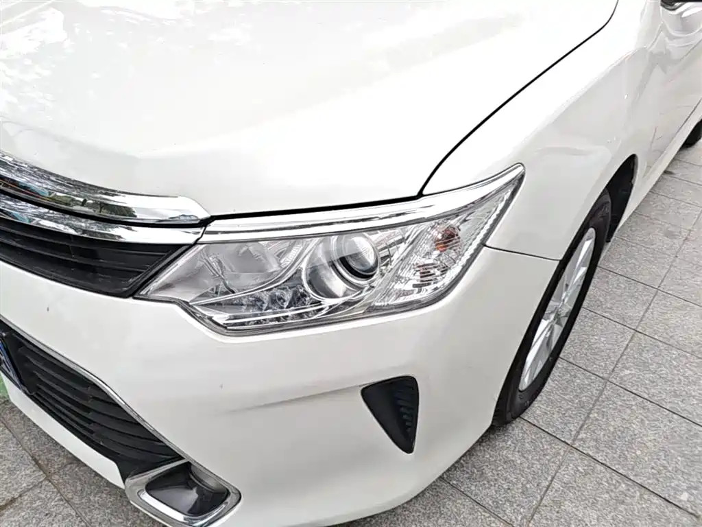 Toyota Camry 2017 — фото 24