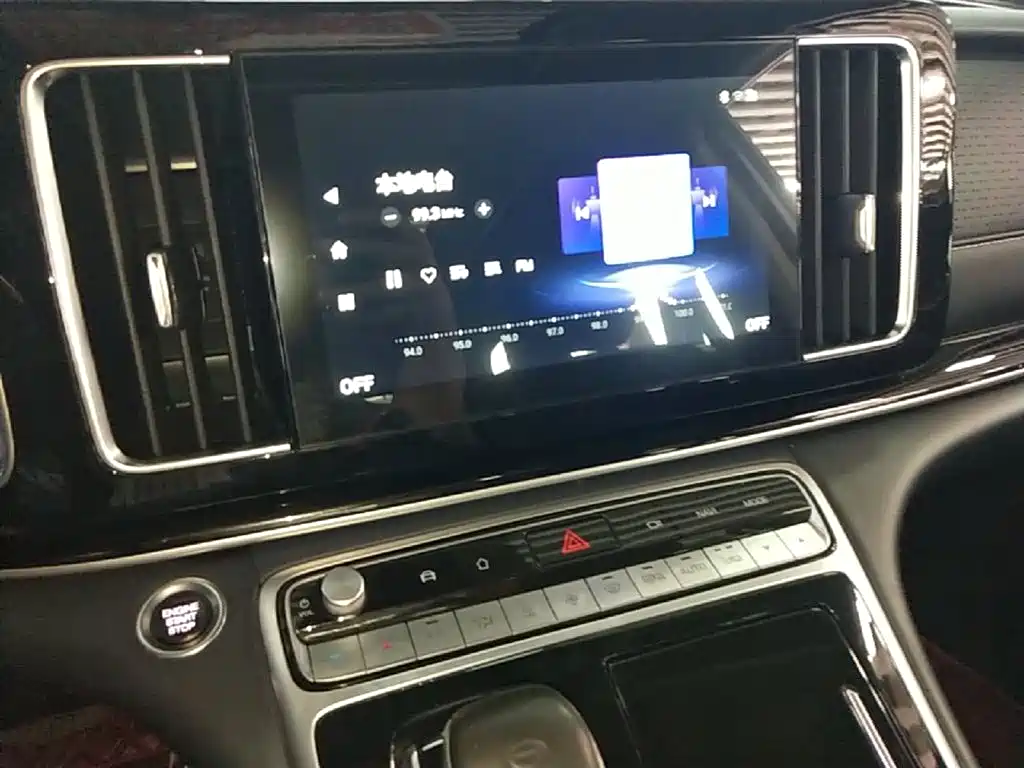 GAC Motor Trumpchi M8 2022 — фото 9
