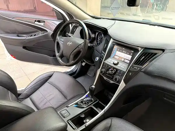 Hyundai Sonata 2013
