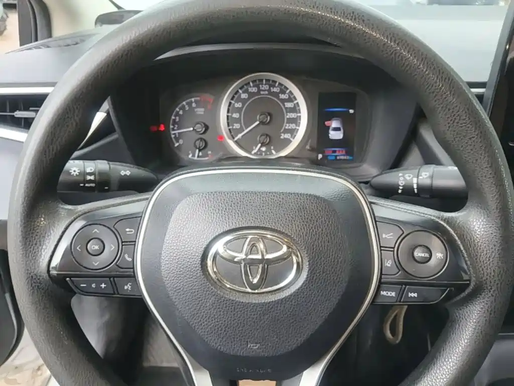 Toyota Corolla 2021 — фото 11
