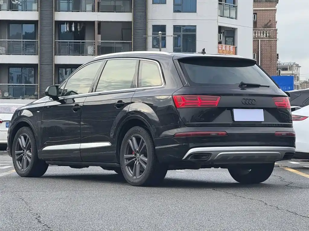 Audi Q7 2016 — фото 9