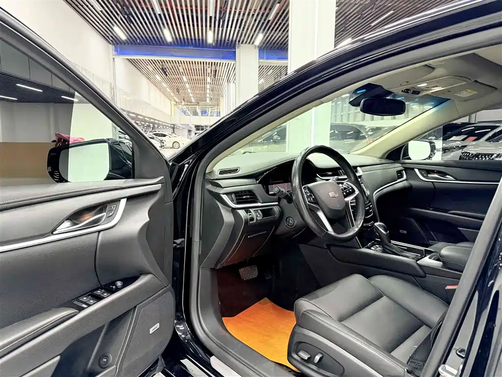 Cadillac XTS 2018 — фото 12