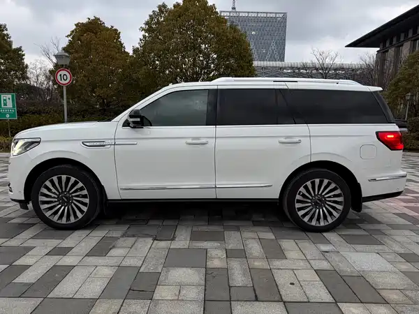 Lincoln Navigator 2020