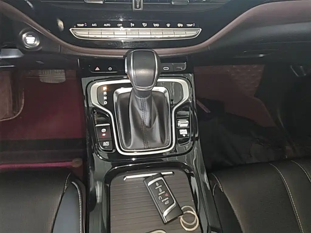 GAC Motor Trumpchi M6 2023 — фото 14