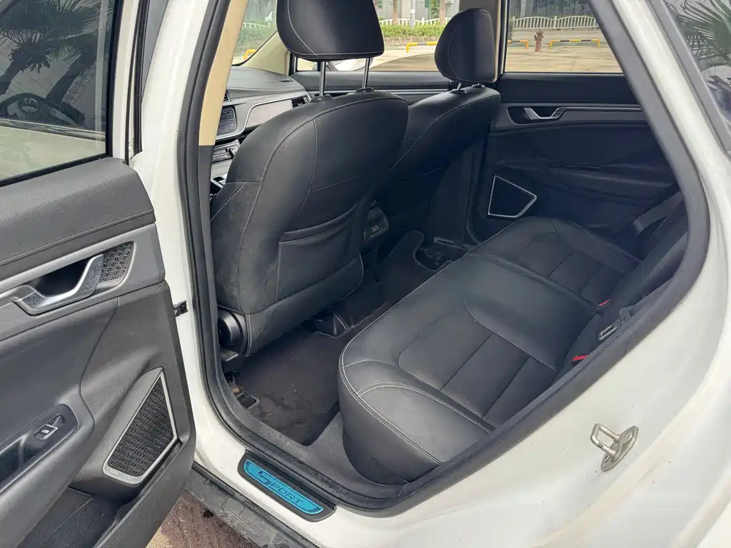 Geely Emgrand GS 2018 — фото 6
