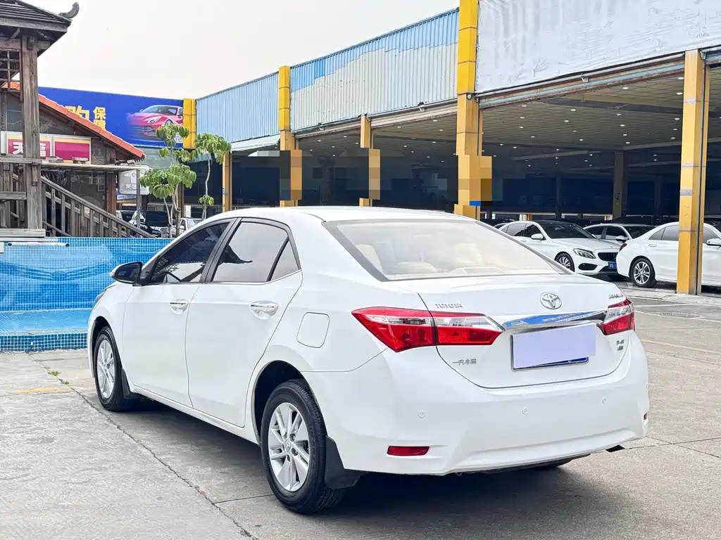 Toyota Corolla 2017 — фото 13