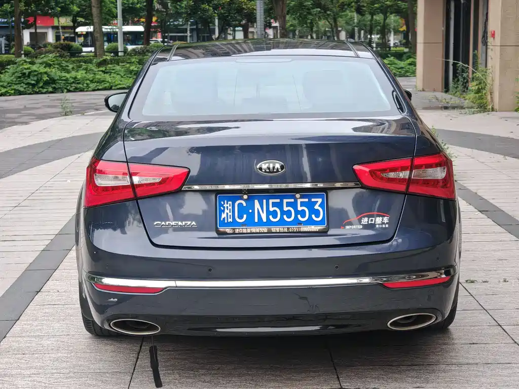 Kia Cadenza 2016 — фото 8