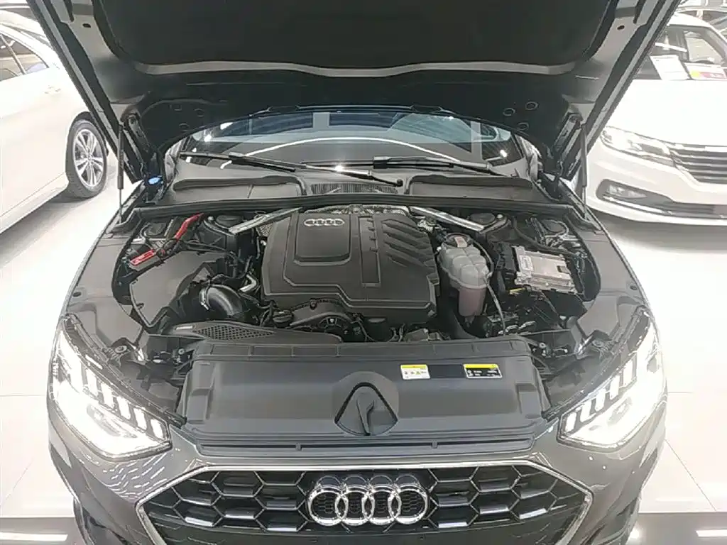 Audi A4L 2023 — фото 20