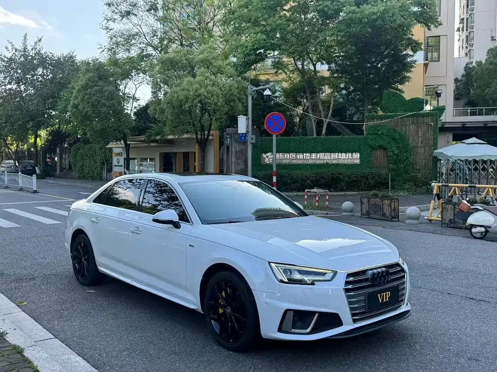 Audi A4L 2019