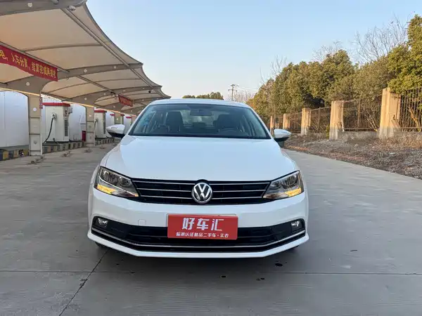Volkswagen Sagitar 2016
