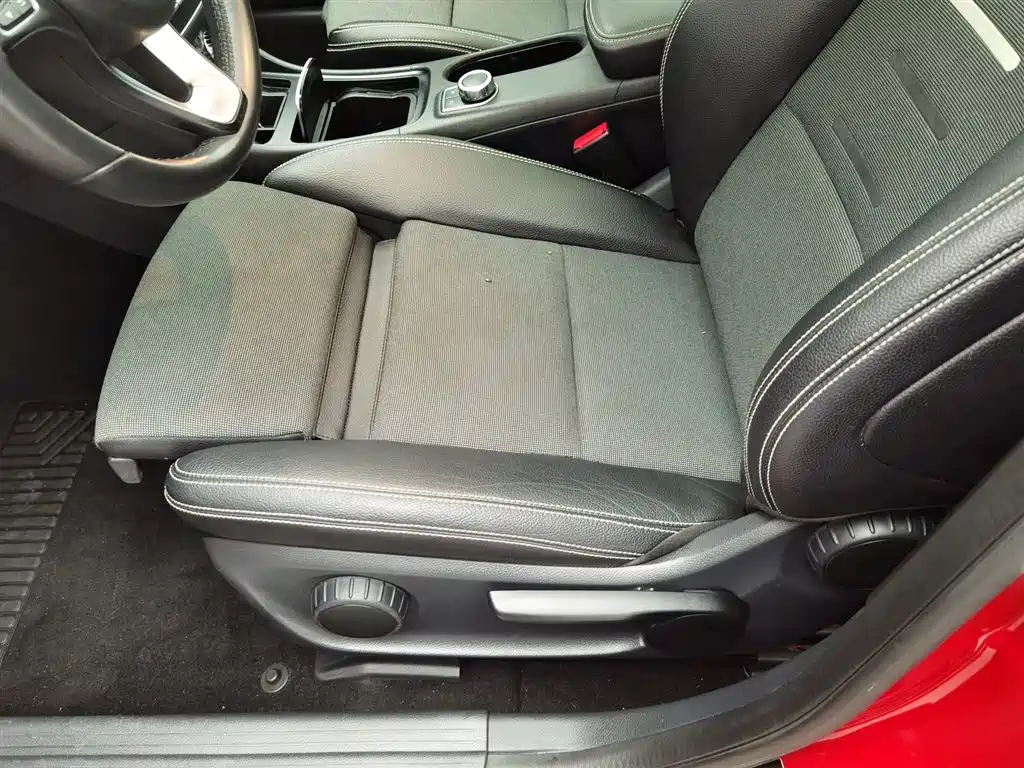 Mercedes-Benz A-Class 2018 — фото 20
