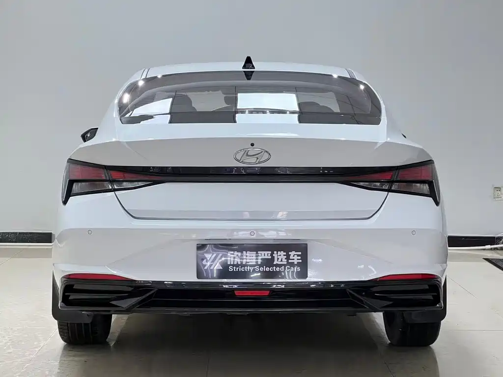 Hyundai Elantra 2023