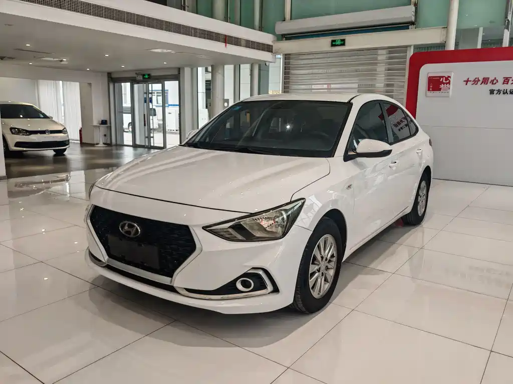 Hyundai Elantra 2019 — фото 1