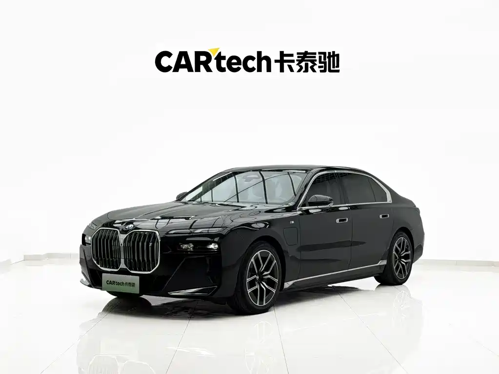 BMW i7 2025