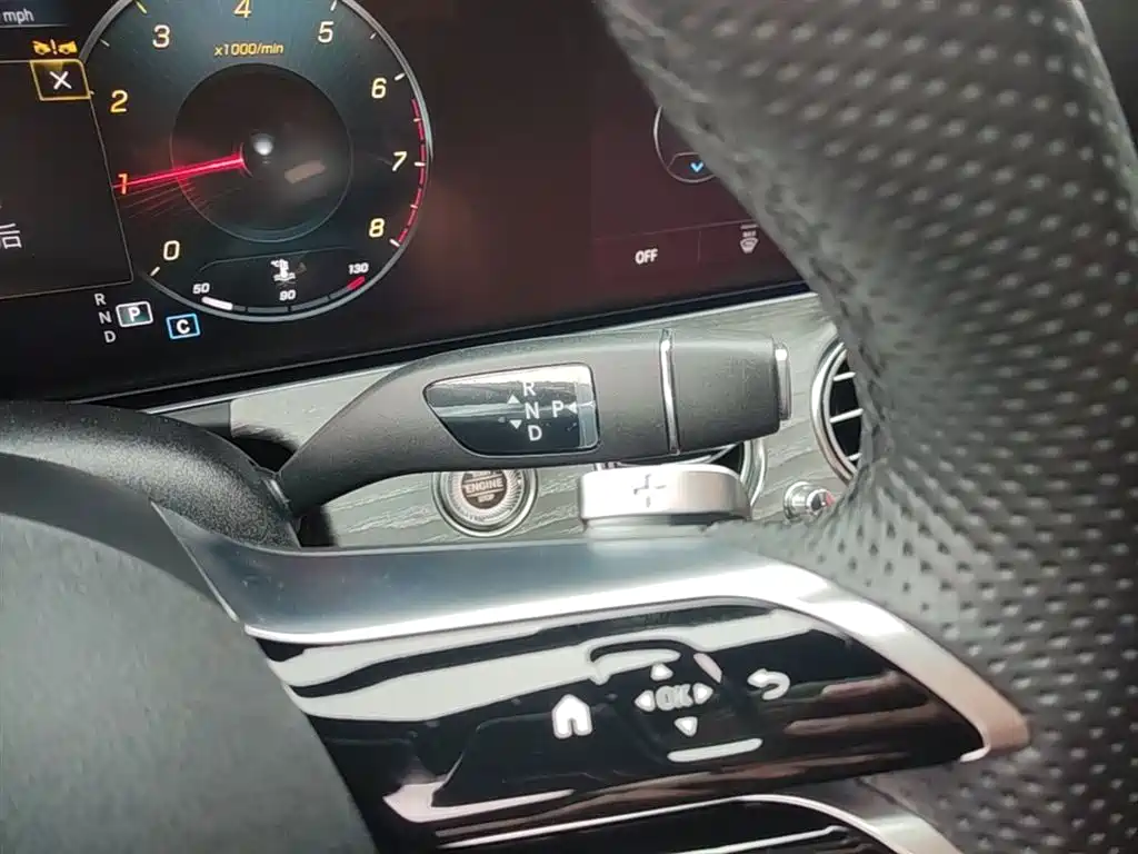 Mercedes-Benz E-Class 2023 — фото 14