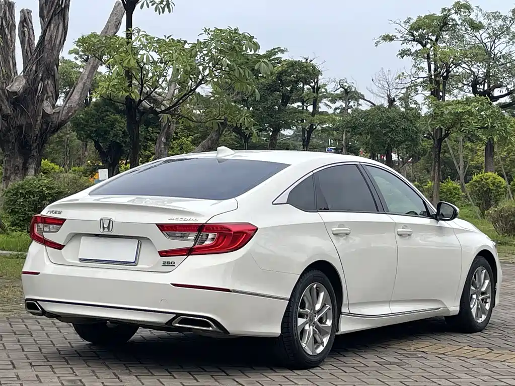 Honda Accord 2020 — фото 9