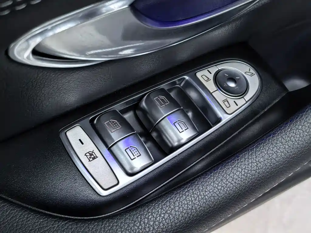 Mercedes-Benz E-Class 2017 — фото 21
