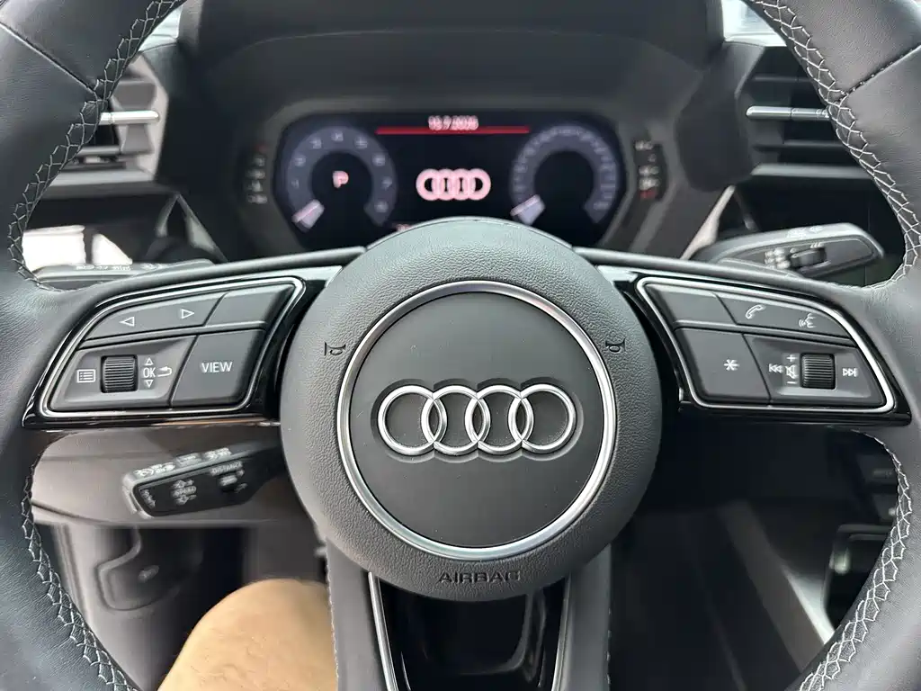 Audi A3 2023 — фото 13