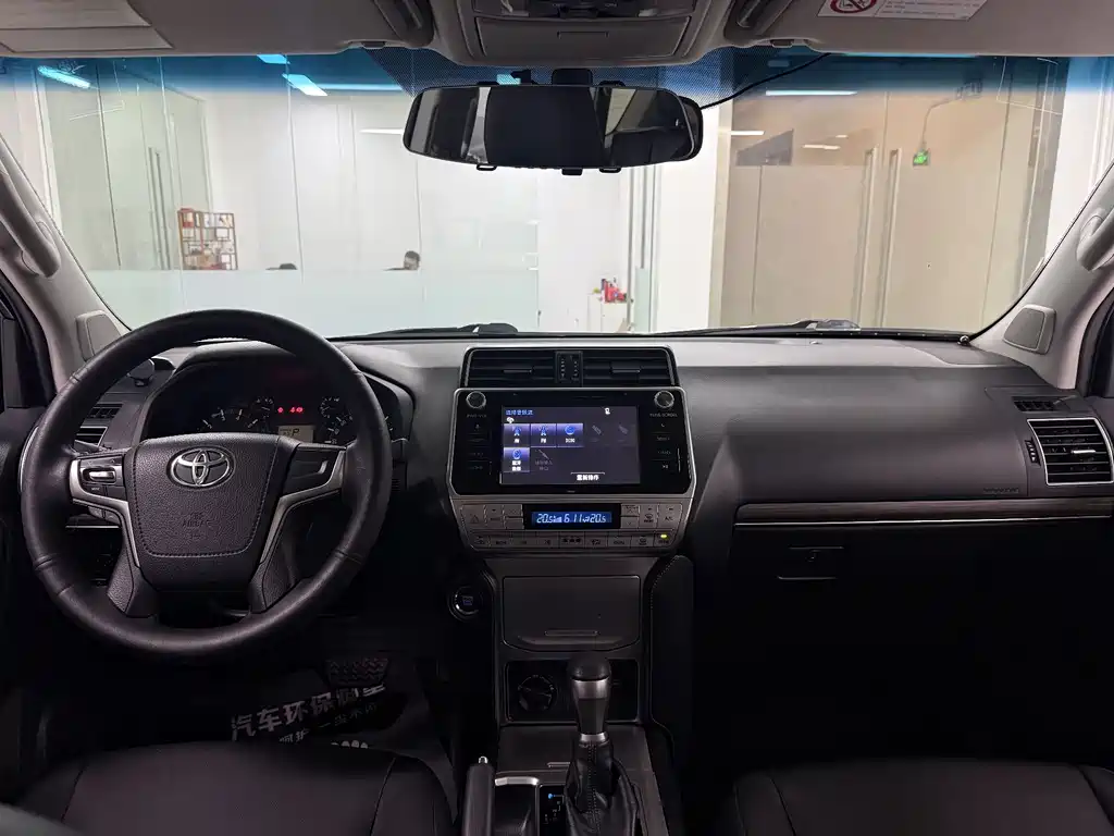 Toyota Prado 2019 — фото 13