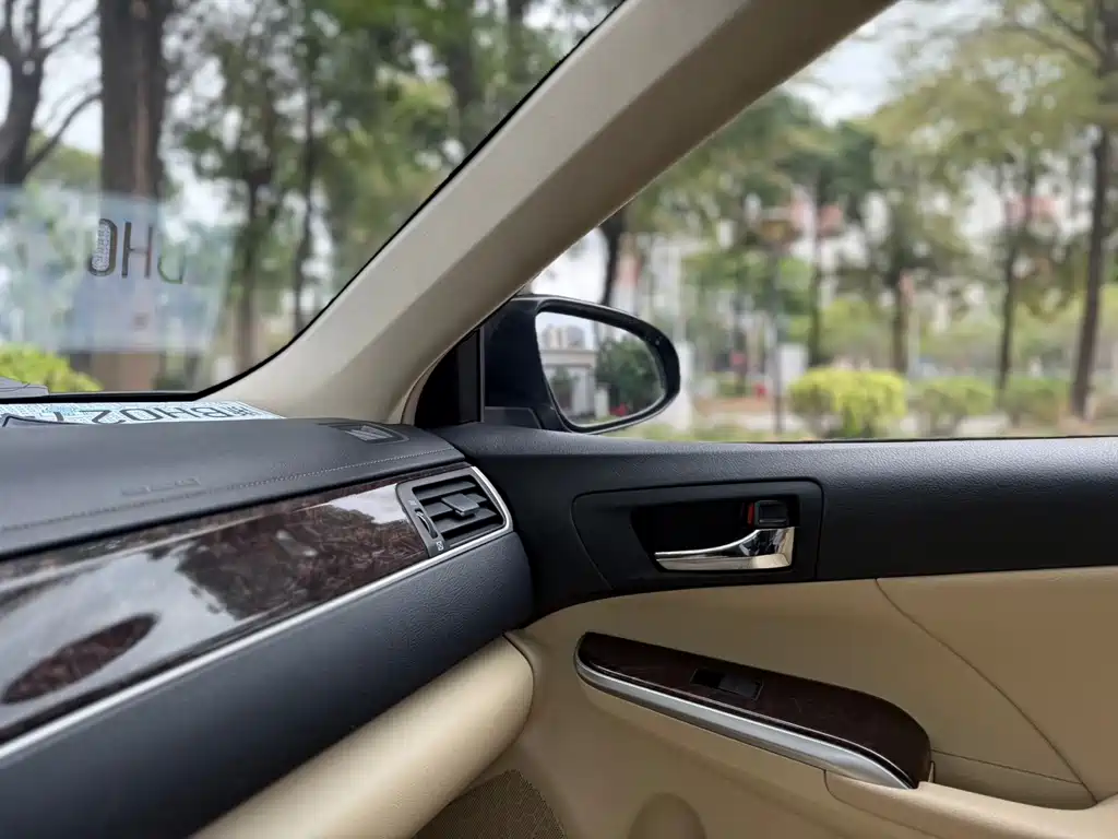 Toyota Camry 2016 — фото 15