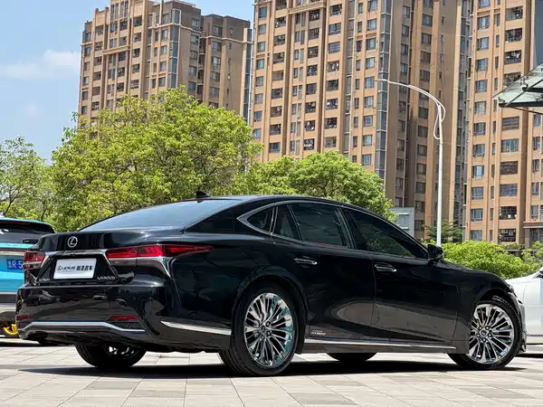 Lexus LS 2018