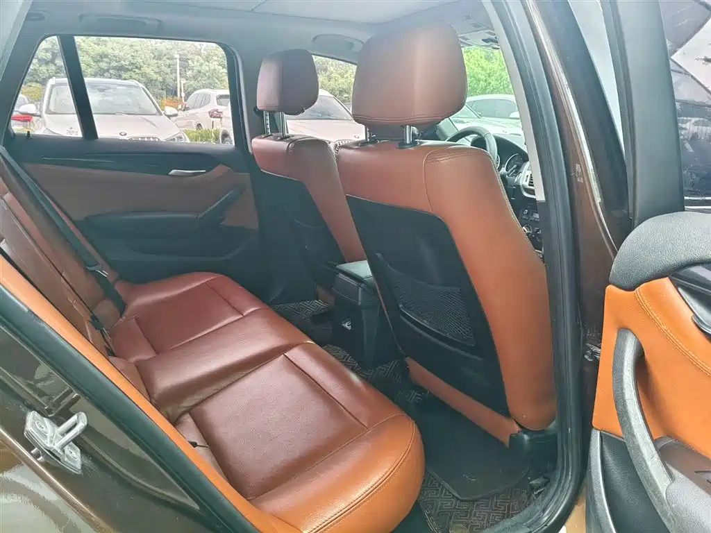 BMW X1 2015 — фото 14