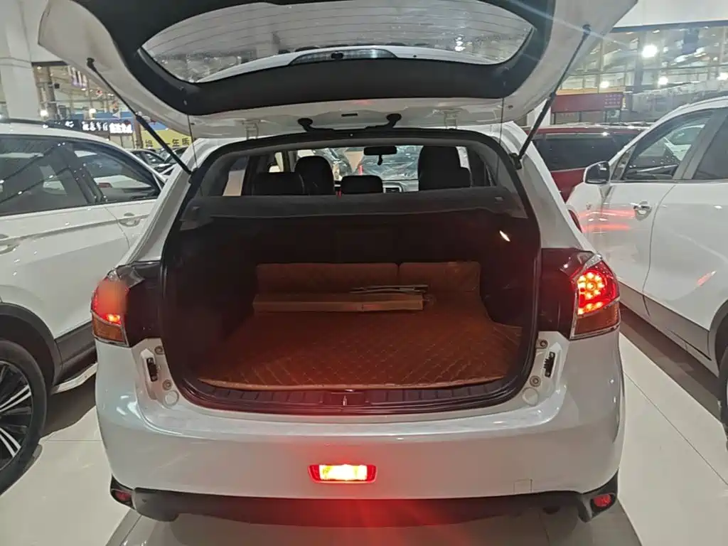 Mitsubishi Jinxuan ASX 2015 — фото 15