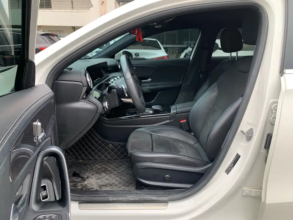 Mercedes-Benz A-Class 2020 — фото 10