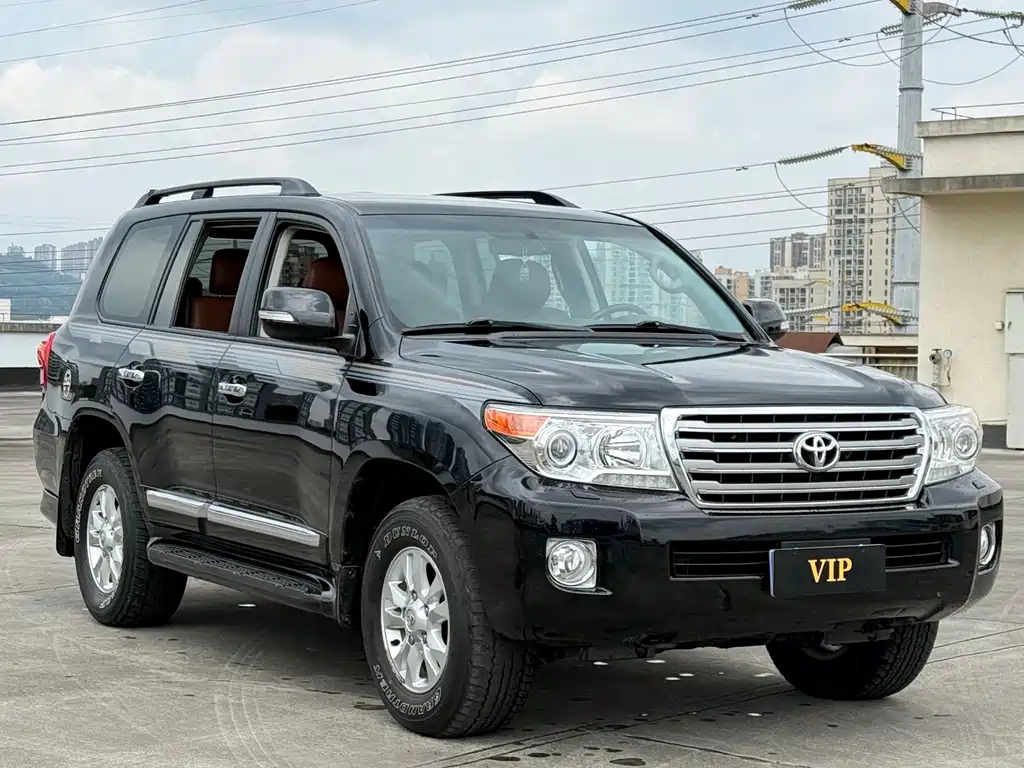 Toyota Land Cruiser 2017 — фото 2