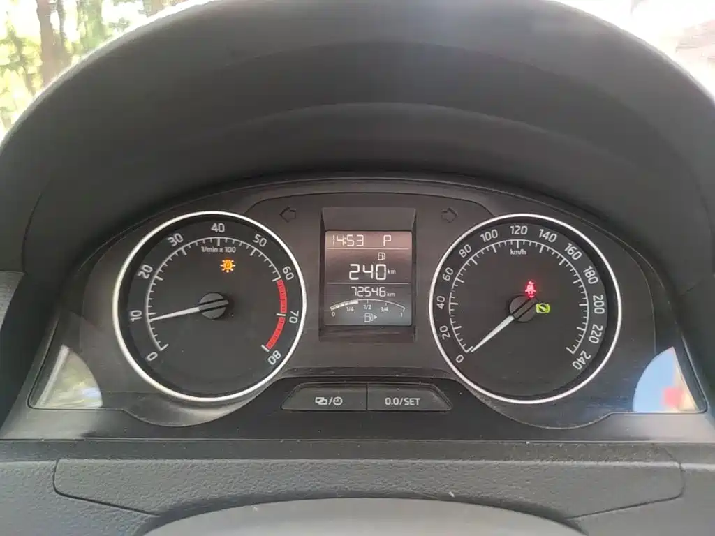 Skoda Rapid Spaceback 2017 — фото 11