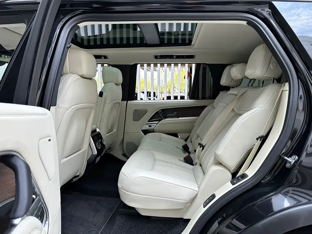 Land Rover Range Rover 2024 — фото 14