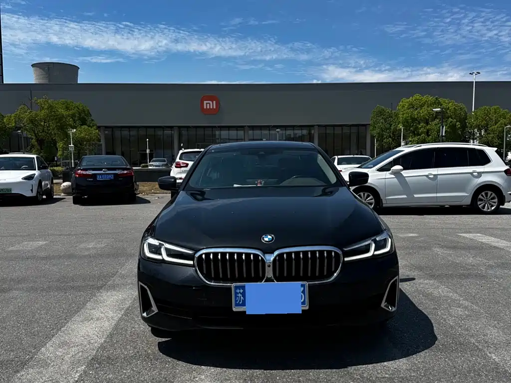 BMW 5 Series 2021 — фото 1