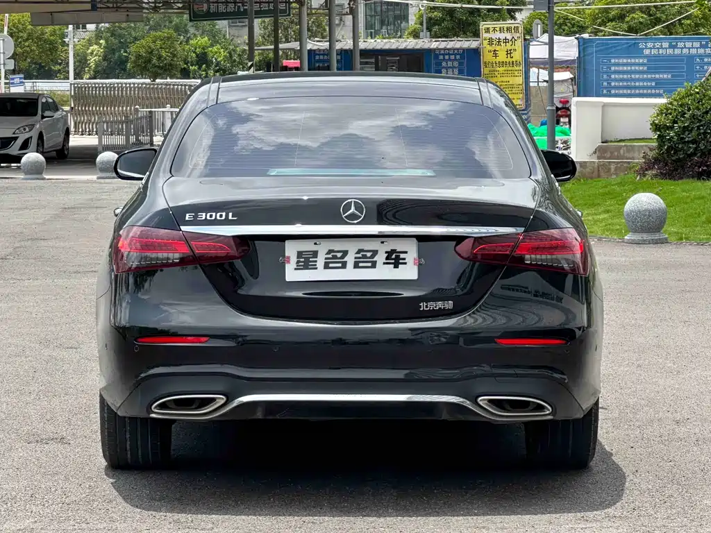 Mercedes-Benz E-Class 2023 — фото 10