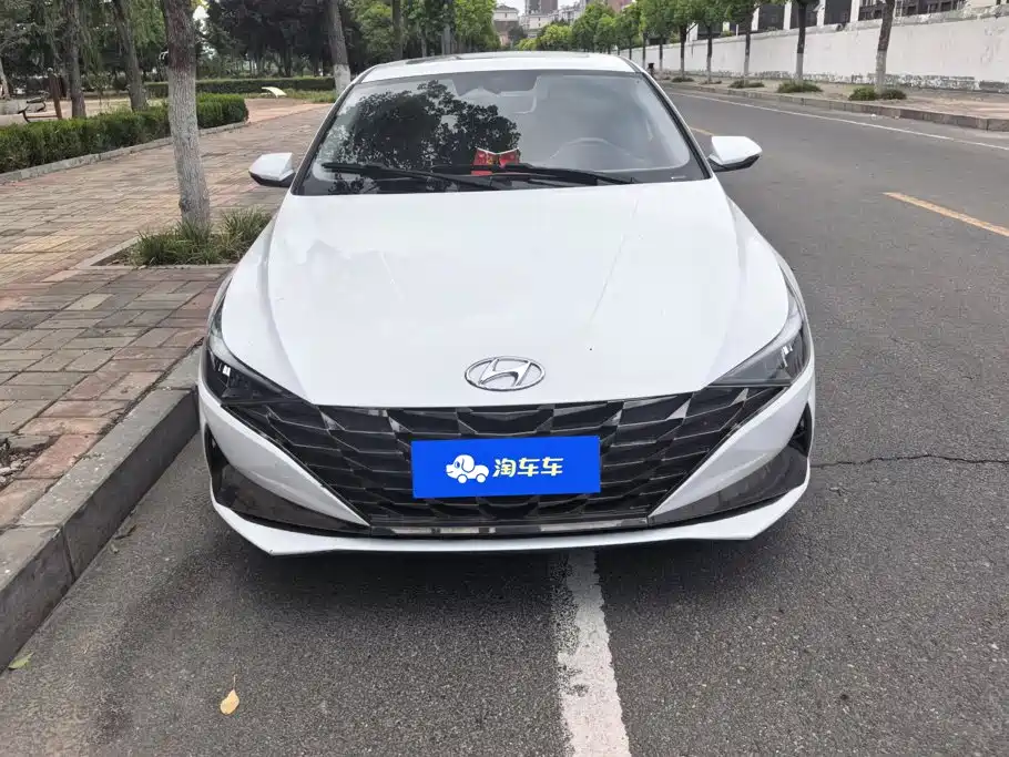 Hyundai Elantra 2023