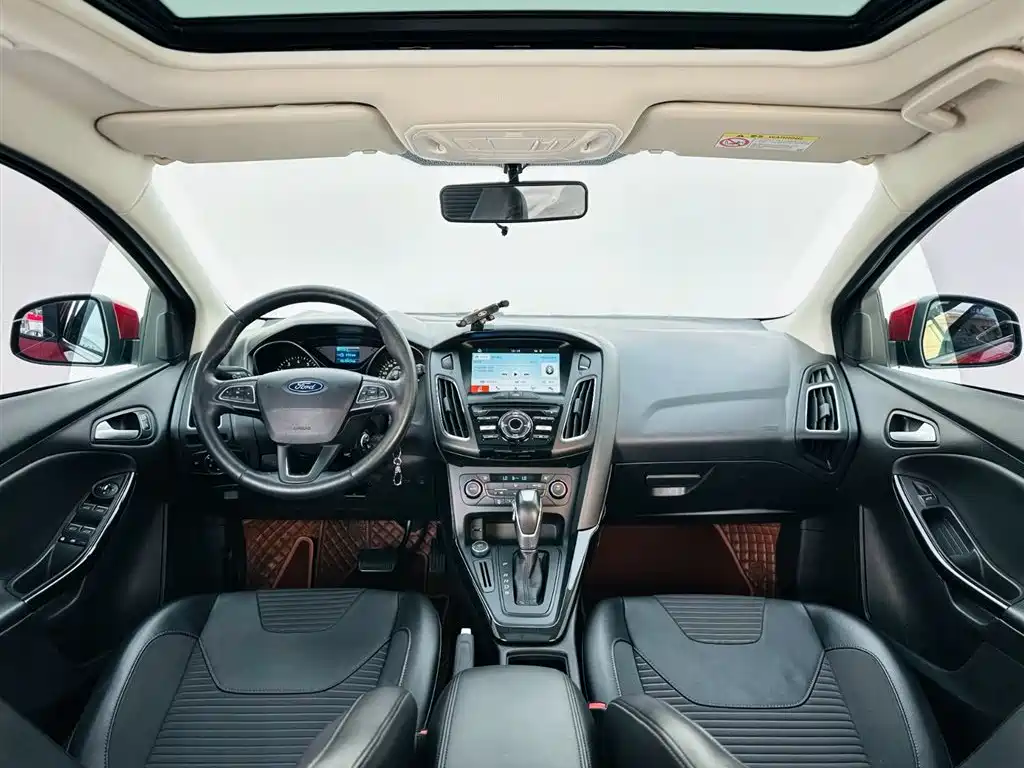 Ford Focus 2017 — фото 15