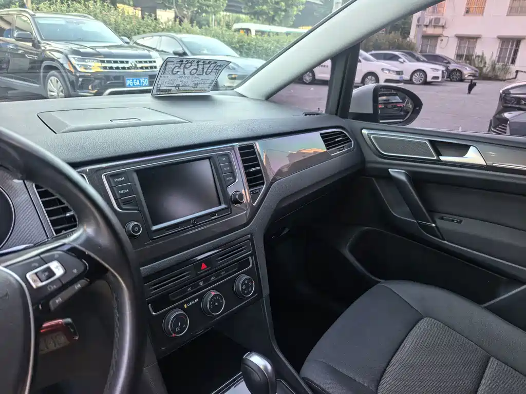 Volkswagen Golf Jialu 2017 — фото 10