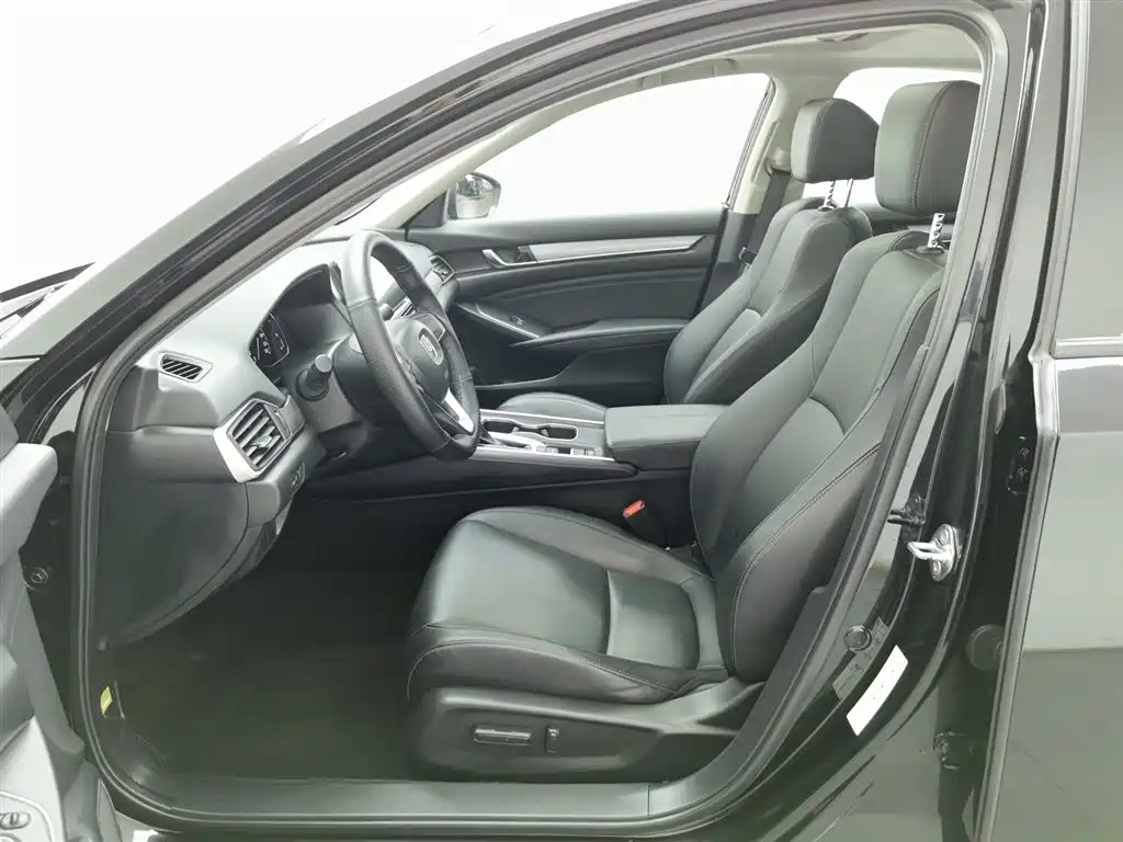 Honda Accord 2022 — фото 10